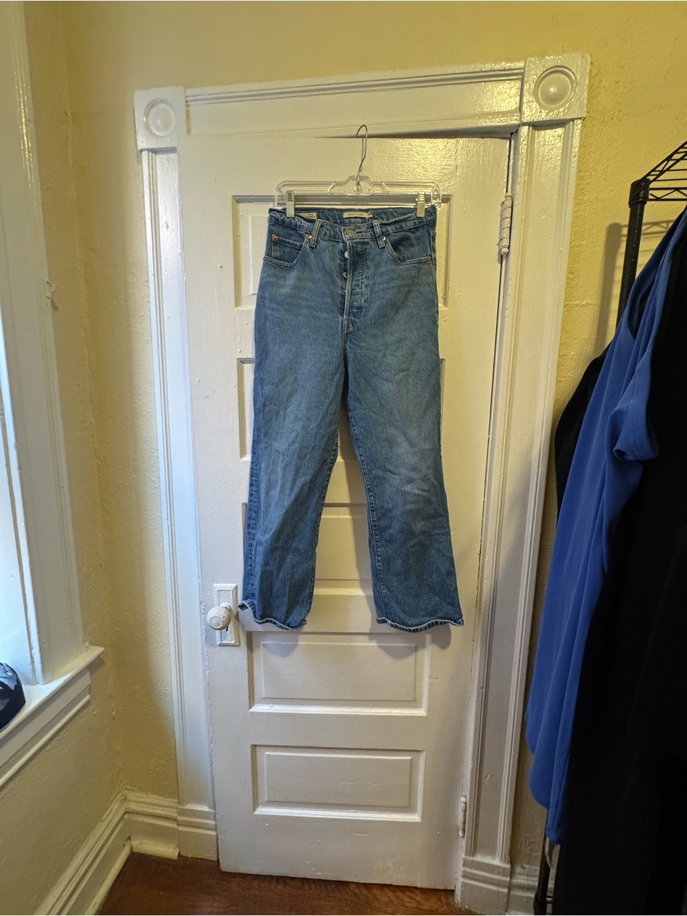 Levi's Ribcage Bootcut Crop Jeans - Picture 3 of 7
